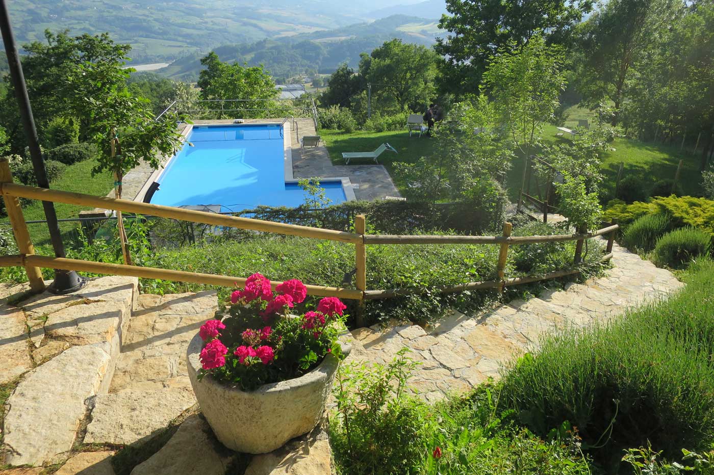 Frascanera holding pool